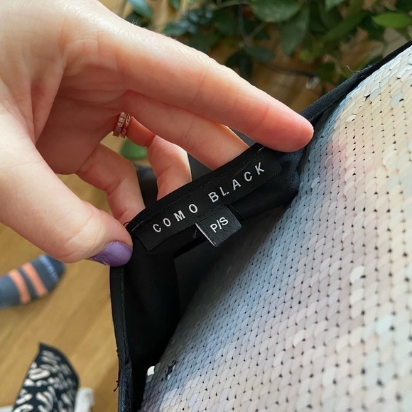 𝅺⭐️2 FOR $20⭐️ COMO BLACK Camisole Blouse With Lace Hem. Black size Small. - Picture 6 of 12